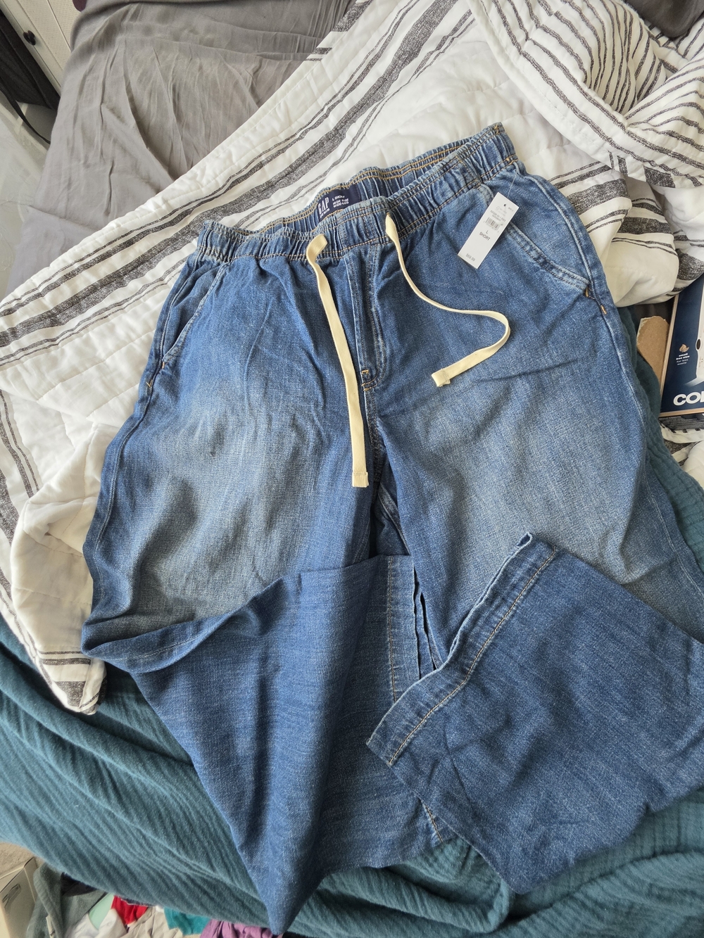Gap Women's Relaxed Blue Denim Drawstring Pull On Jeans.